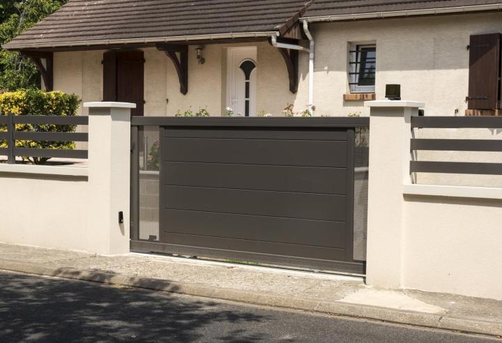 Notre unique fabricant de portail, portillon et clôture est la société SIB, société française créée en 1973.